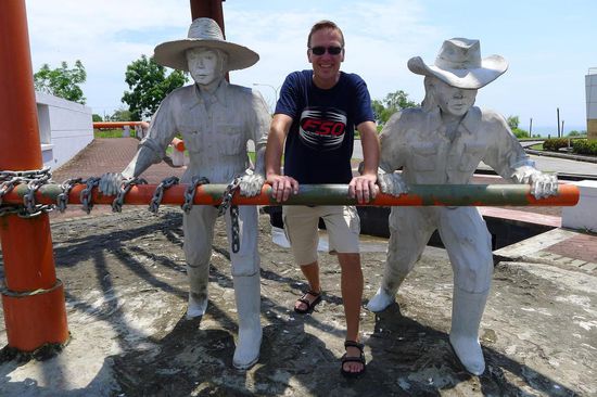 Die Skulpturen luden zum Mitmachen ein