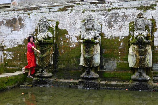 Nahe der Höhle des Elefanten sind ebenfalls heilige Quellen