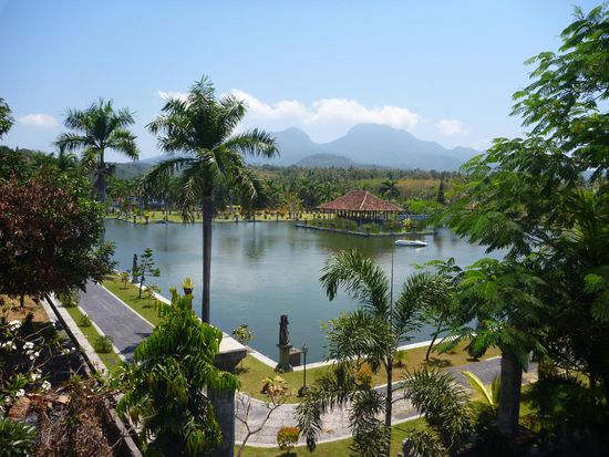 Blick auf die Anlagen des Wasserpalastes