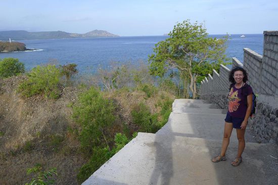 Auf dem Weg zu dem etwas versteckt liegenden Strand Bias Tugel