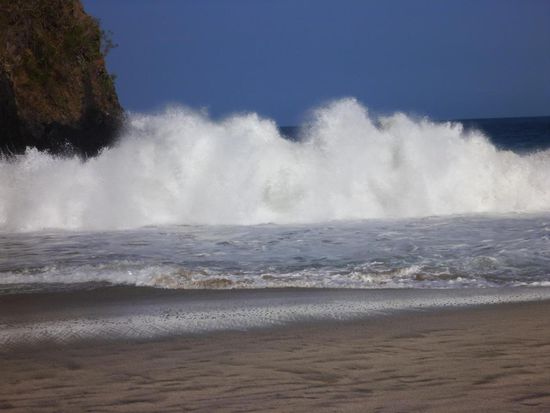 Der White Sand Beach. Auch wieder mit hohen Wellen.