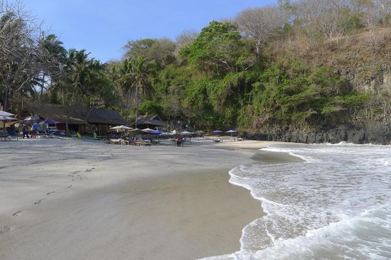 Der White Sand Beach gefiel uns am besten. Kleine Strandlokale, weisser Sand, kaum Händler, es war schön hier