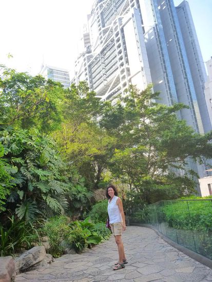 Schön ist, dass man immer wieder grüne Oasen zur Entspannung zwischen den Hochhäusern finden kann