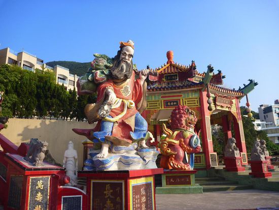 Sehr farbenfroh der grosse Tempel an der Repulse Bay.