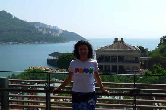 In Stanley, Blick auf das Murray House. Ein altes Kolonialgebäude, das hierher,Stein für Stein, versetzt wurde.