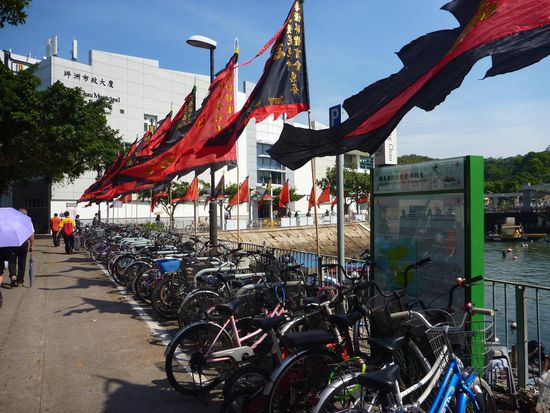 Die kleine Insel Peng Chau, als Fortbewegungsmittel gibt es nur Fahrräder.