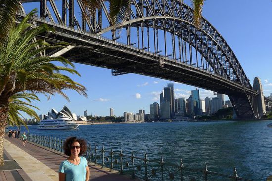 Brücke und Opernhaus aus der Nähe (Milsons Point) betrachtet