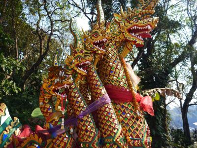 Treppenabsatz auf dem Weg zum Doi Suthep