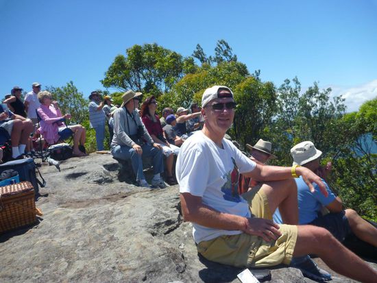 Der Tag des Segelrennens war da, wir haben sogar noch einen guten Platz zum Zuschauen ergattert