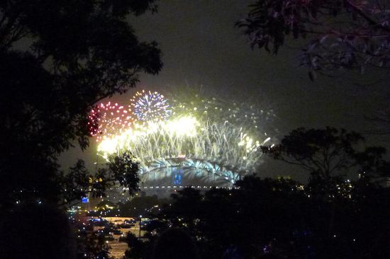 ...und das neue Jahr wird beeindruckend empfangen.