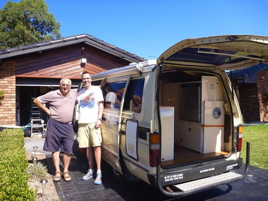 Erst- Helfer Kurt, der uns zu sich einlud (guter Kaffee und Kekse), dazu Gratis Tipps fürs Campen vom Profi