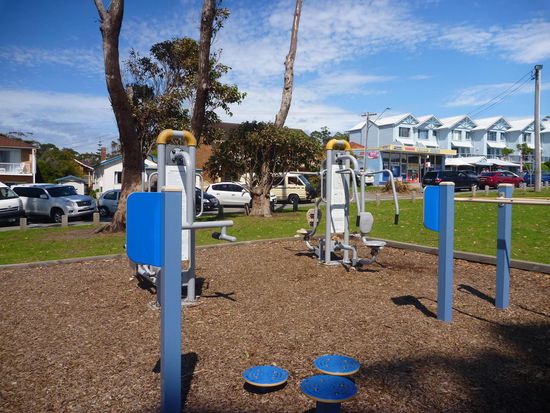 Ein kleiner Ausschnitt vom öffentlichen Fitnesspark in Mollymook. Gibt es in unterschiedlichen Ausführungen in fast jeder Stadt
