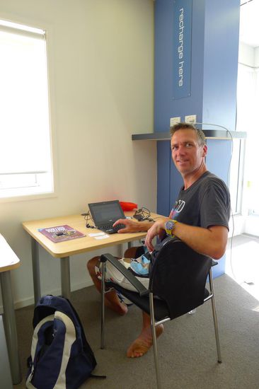 "Harter Arbeitsalltag" in der Bibliothek