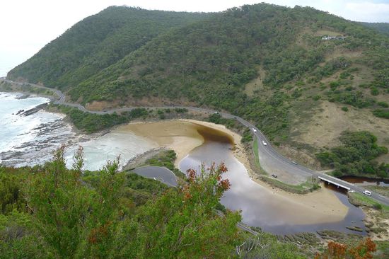 Ein Überblick über die Great Ocean Road vom Teddys Lookout