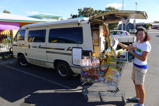 Grosseinkauf in Horsham bei ALDI. Das sollte und muss für ein paar Wochen reichen.