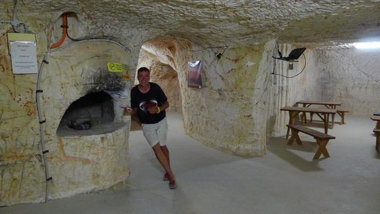 Der unterirdische Gemeinschaftsraum auf unserem Campingplatz