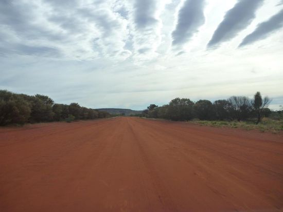 Ach ja, die gut befahrbare Strasse, breit genug war sie ja! Wir haben nur die ersten 2-3 km geschafft, dann hatten wir uns genug amüsiert
