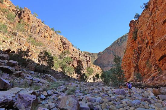 Weiter ging es durch felsige Schluchten