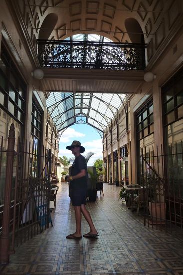 Schicke Shopping Arcaden, kleine Museen usw., alles was man so braucht