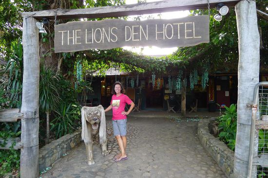 Etwas abseits von der Strasse liegt das Lions Den Hotel, einer der ältesten Pubs in Queensland