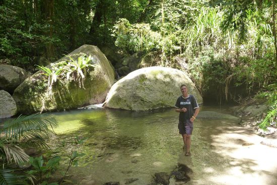 Eine erfrischende Abkühlung der Füsse im klaren Wasser der vielen kleinen Pools