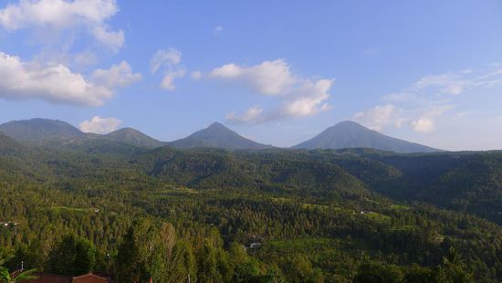 Unser Ausblick von unserer Terrasse in Munduk. Und überall hat man einen tollen Blick auf die Täler und umliegenden Berge