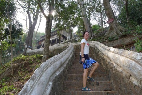 Über 300 Stufen geht es hinauf auf den Mount Phou Si