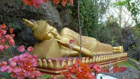 ....natürlich darf der  liegende Buddha nicht fehlen