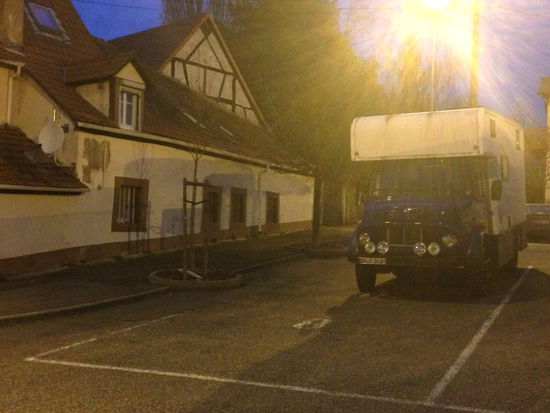 der Marktplatz von Wissembourg hat genug Platz und lässt es auch zu mehrere Tage zu stehen