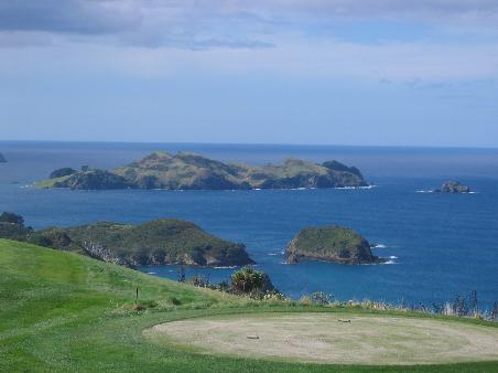das nenne ich nen Arbeitsplatz - Blick vom Golfplatz in die Matauri Bay -