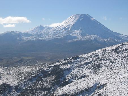 Blick nach "Mordor" mit Schnee