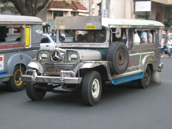 die nummer 1 unter den fortbewegungsmitteln - der jeepney!