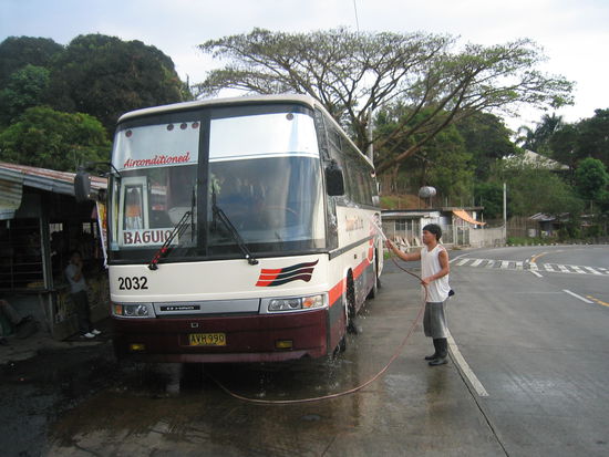 ja, mach schön sauber das buslein!