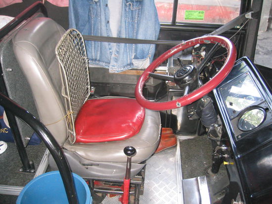 wer´s wohl bequemer hat?! der busfahrer...