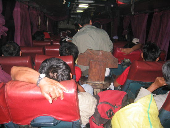 leicht "beengte" verhältnisse im bus!