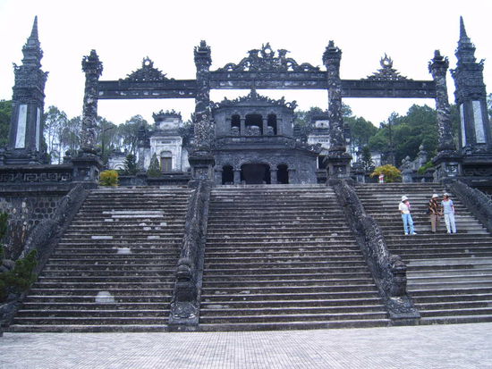 Die Grabstaette des vorletzten Koenigs.