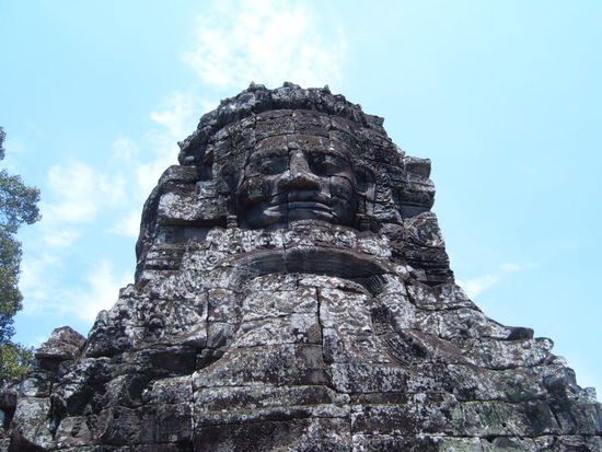 ...diese Gesichter sehen im Orginal noch beeindruckender aus. Das ist der Tempel von Angkor Thom