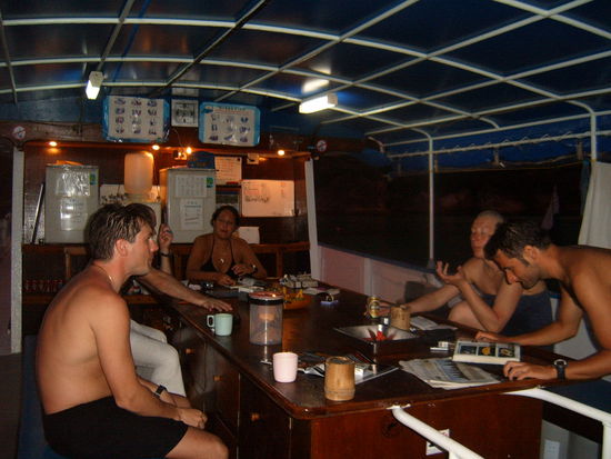 Tauchbesprechung am Abend. Es war wirklich super.