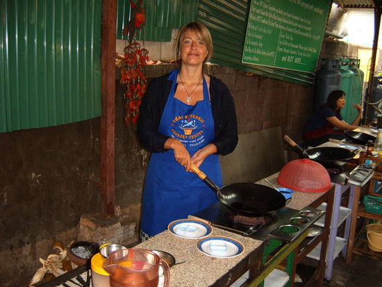 Okay , los gehts. Noch ist nix im Wok.