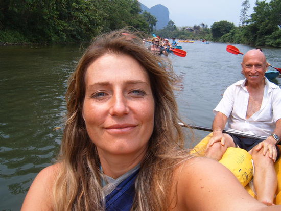 Hinter mir Morris aus den USA. Er ist hier mit dem Fahrrad unterwegs.