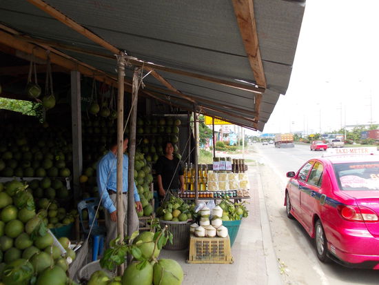 120 km mit dem Taxi zum "Floating Market"