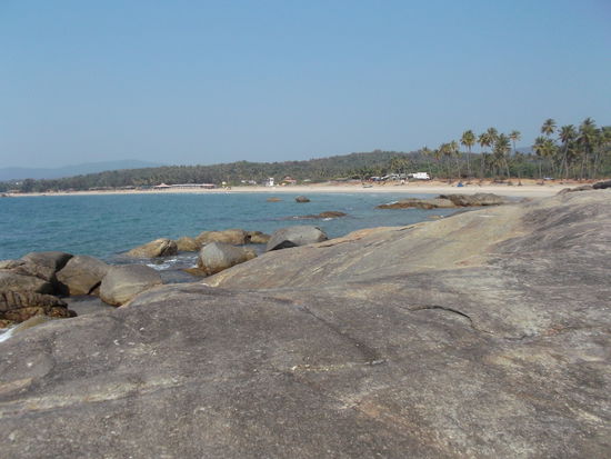 Nein, dies ist nicht der Strand  
Eine Wanderung am Meer entlang brachte mich hierher. Die Strände sind flach abfallend, ohne jegliche Steine und sehr sauber.