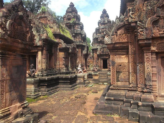 Wirklich phantastisch diese "alten Steine", Handwerkskunst, Geduld und viel Zeit, sowas zu produzieren.