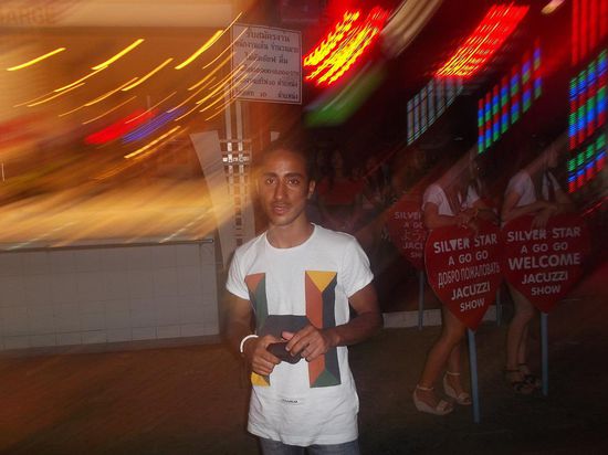 Da ist er etwas überfordert. "Die werden doch nie verheiratet." - einer seiner Aussprüche.