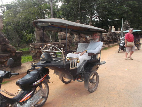 Ein Tuk Tuk sieht doch in jeder Gegend anders aus.