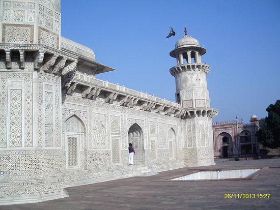 Nicht nur Mimtaz hat in Agra ein Mausoläum. Dieses ist ihren Großeltern gewidmet, Opa war Großwesir des Maharadsha.