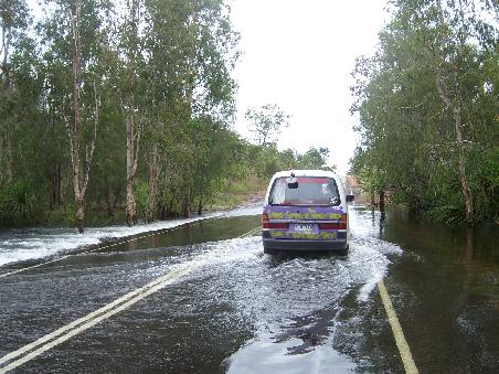 H2O auf Strasse ...