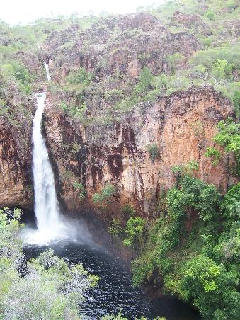 Irre hohe Wasserfaelle, besonders in dem tropischeren Kakadu Nationalpark
