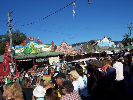 nett bunt und ziemlich abgefahren ueberall