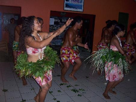 andens gab es Fijikultur mit tollen Taenzen